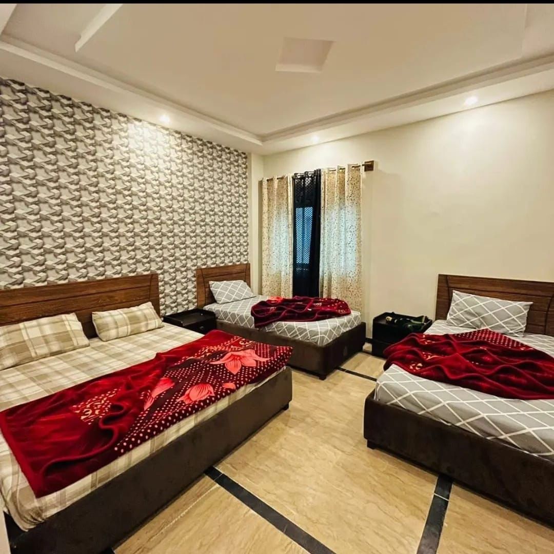 🏞️ 4 Days Kashmir Valley Tour Package – TrippyTrips