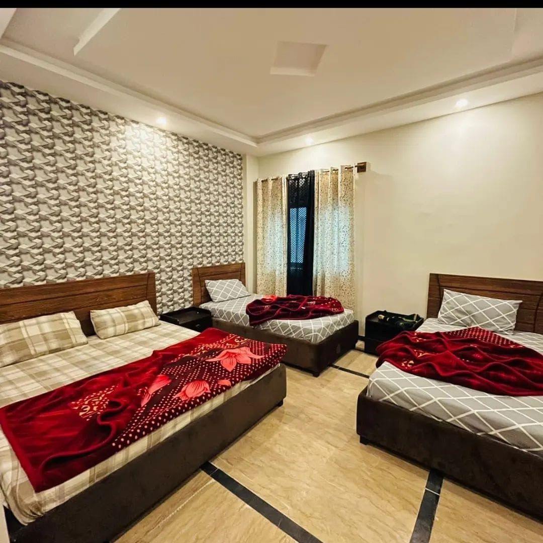 🏞️ 4 Days Kashmir Valley Tour Package – TrippyTrips